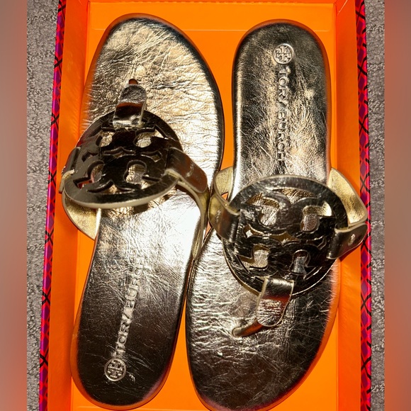 Tory Burch sandals size 8- color Spark Gold - Picture 2 of 9